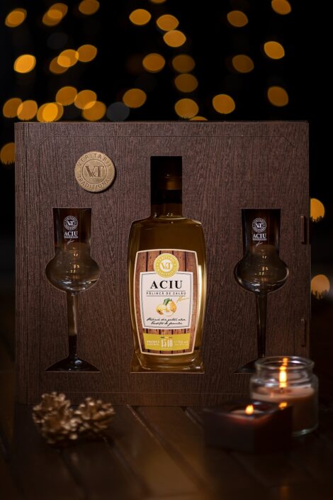 Palinca de Zalau Aciu 0.7l + set 2 Pahare